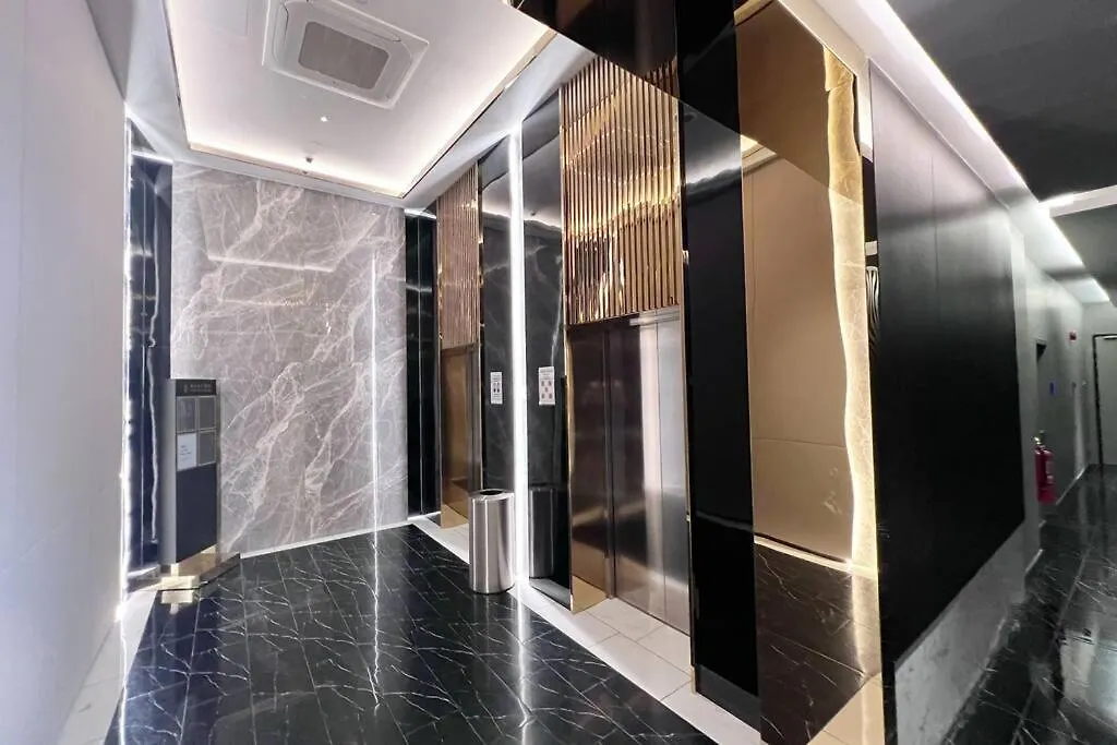 Georgetown Karpal Singh Skypool 3 Car Park Family & Baby-Friendly 10 Pax Luxury Suite
