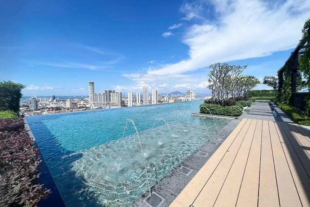 Georgetown Karpal Singh Skypool 3 Car Park Family & Baby-Friendly 10 Pax Luxury Suite Apartment George Town