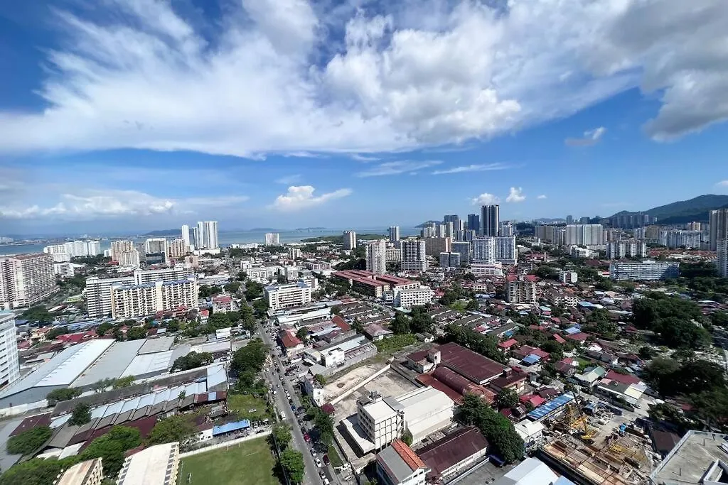 Apartment Georgetown Karpal Singh Skypool 3 Car Park Family & Baby-Friendly 10 Pax Luxury Suite