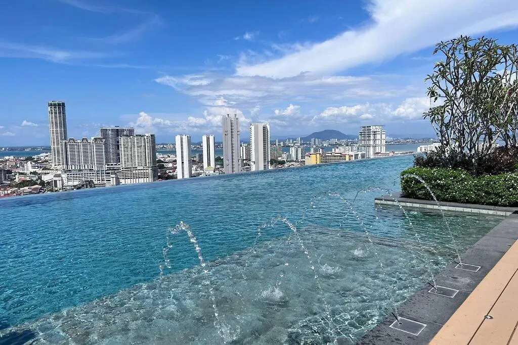 Georgetown Karpal Singh Skypool 3 Car Park Family & Baby-Friendly 10 Pax Luxury Suite Apartment