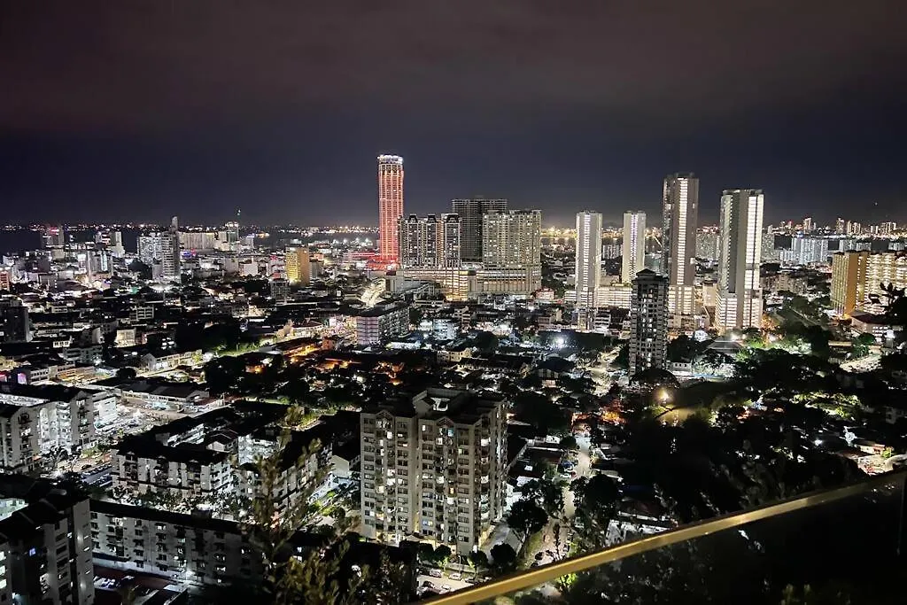 Apartment Georgetown Karpal Singh Skypool 3 Car Park Family & Baby-Friendly 10 Pax Luxury Suite