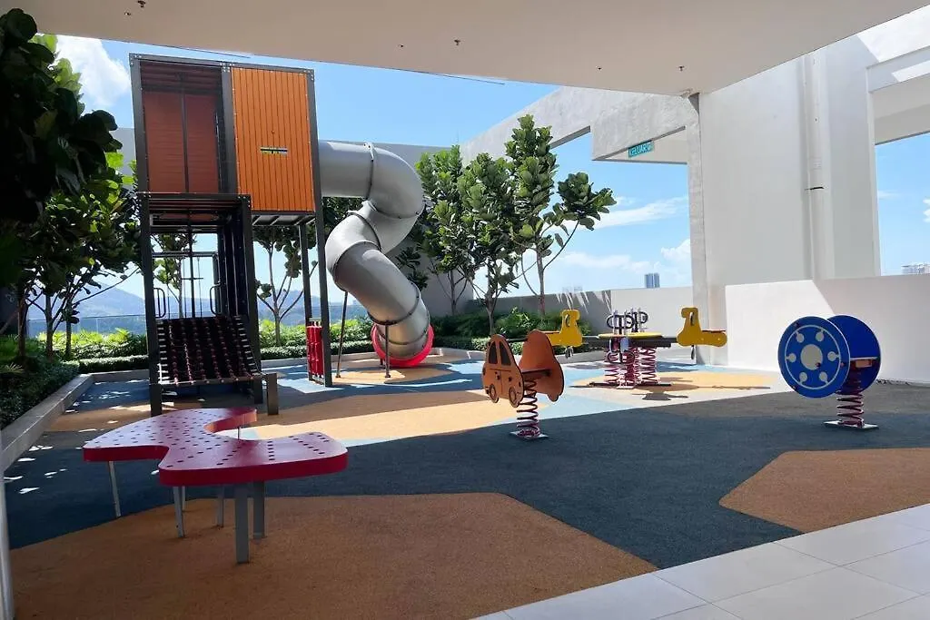 Georgetown Karpal Singh Skypool 3 Car Park Family & Baby-Friendly 10 Pax Luxury Suite Apartment George Town