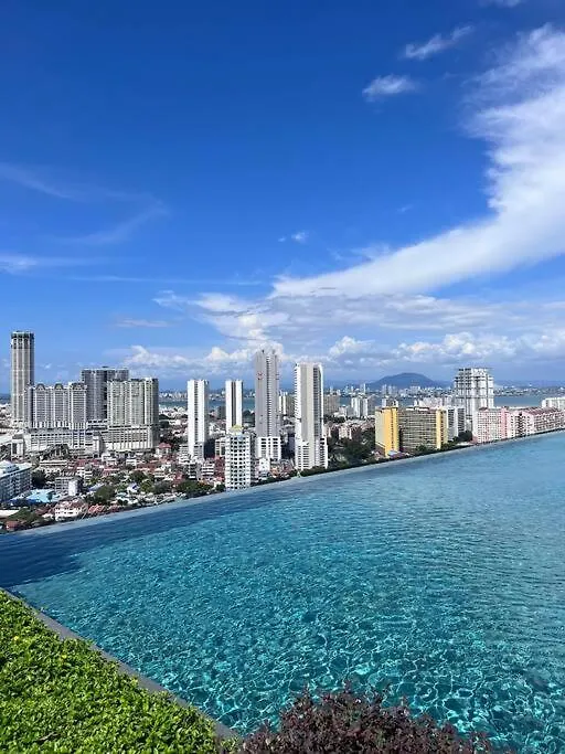 Georgetown Karpal Singh Skypool 3 Car Park Family & Baby-Friendly 10 Pax Luxury Suite Apartment George Town