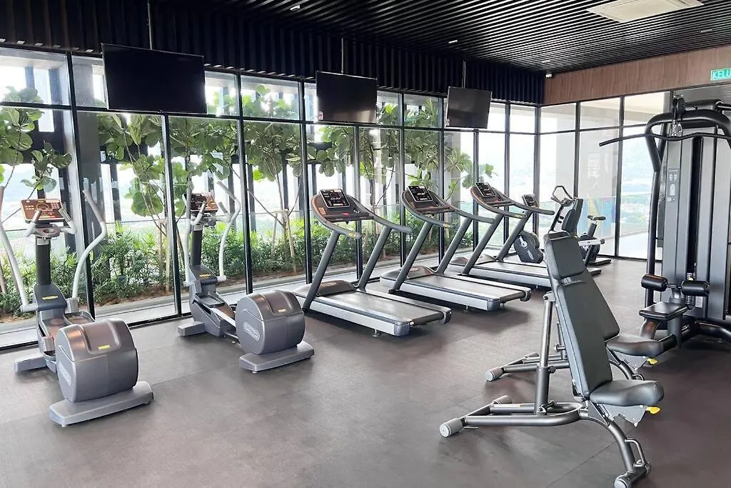 Apartment Georgetown Karpal Singh Skypool 3 Car Park Family & Baby-Friendly 10 Pax Luxury Suite